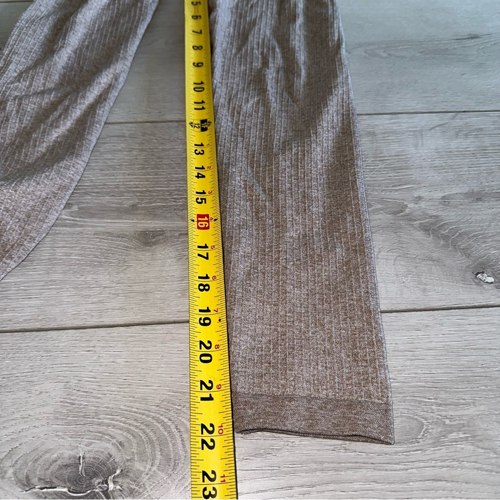 Lilias Active Ribbed Knit Leggings Taupe Nude Beige High Rise size XS - Picture 7 of 10